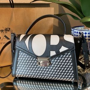 NEW MICHAEL KORS PURSE❤️